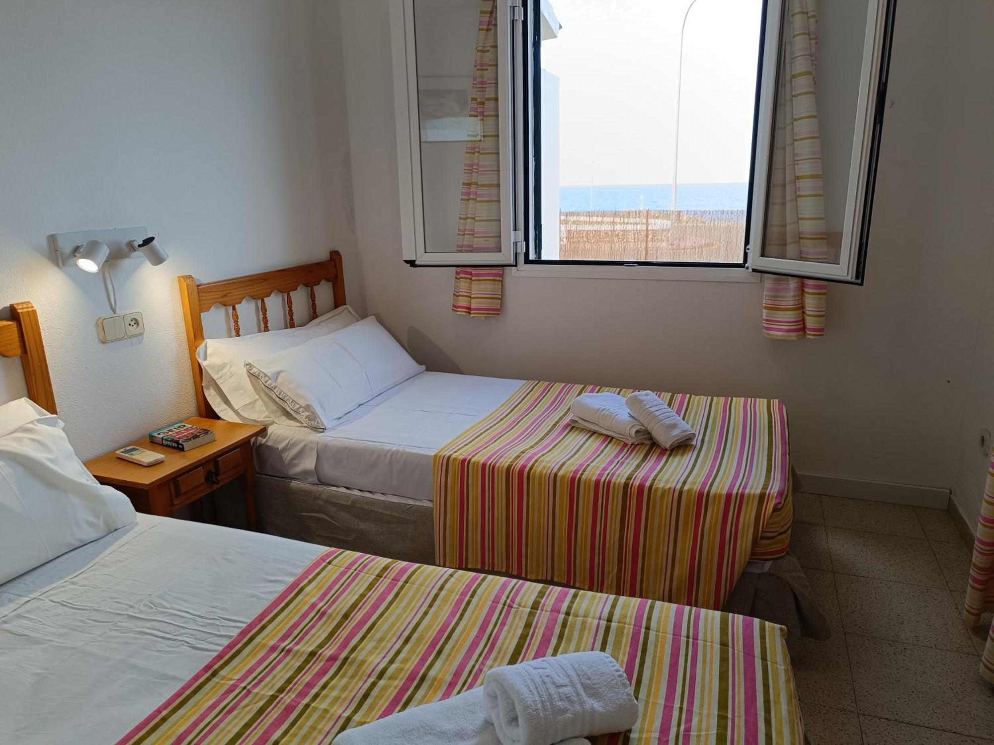 Villa Victor - Primera Linea Mar, Vista A Puesta De Sol Cala'N Blanes  Екстер'єр фото